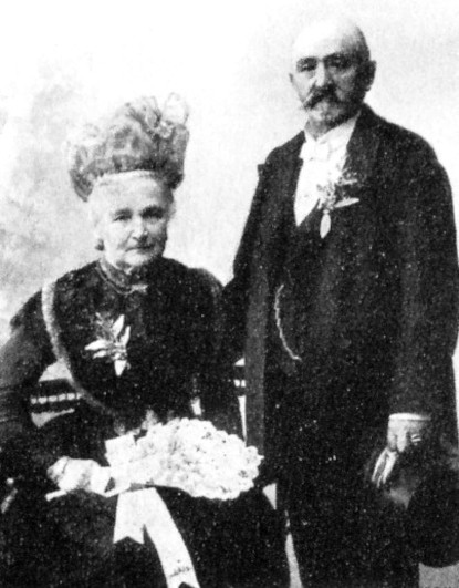 August Lubovienski mit seiner Gattin Hermine anlässlich der Feier ihrer goldenen Hochzeit im Jahre 1908