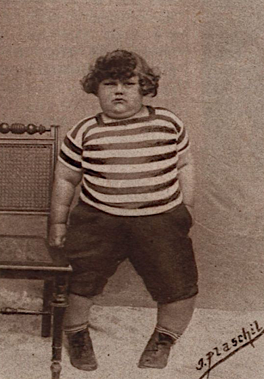 Anton Nissler im Jahr 1926: 5 Jahre und 4 Monate alt, 120 cm, 73 kg