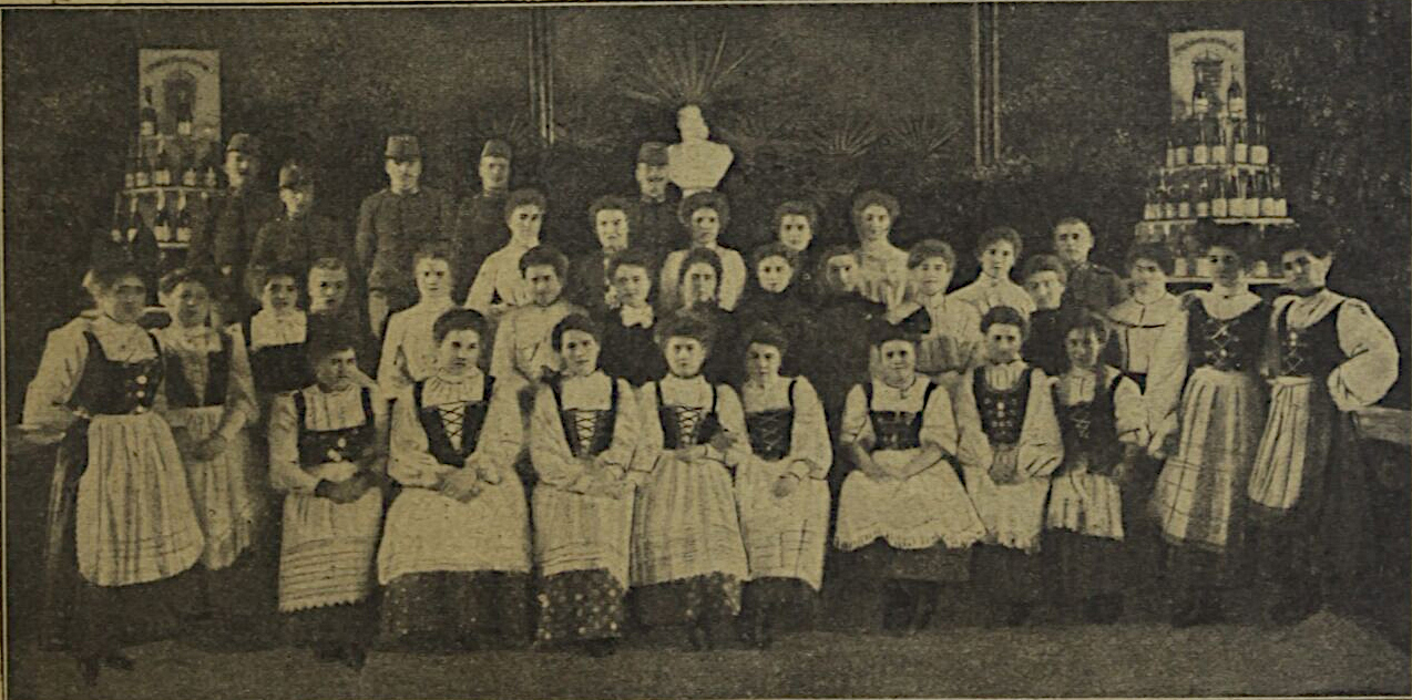 Die Töchter der Weinproduzenten waren als Verkäuferinnen tätig