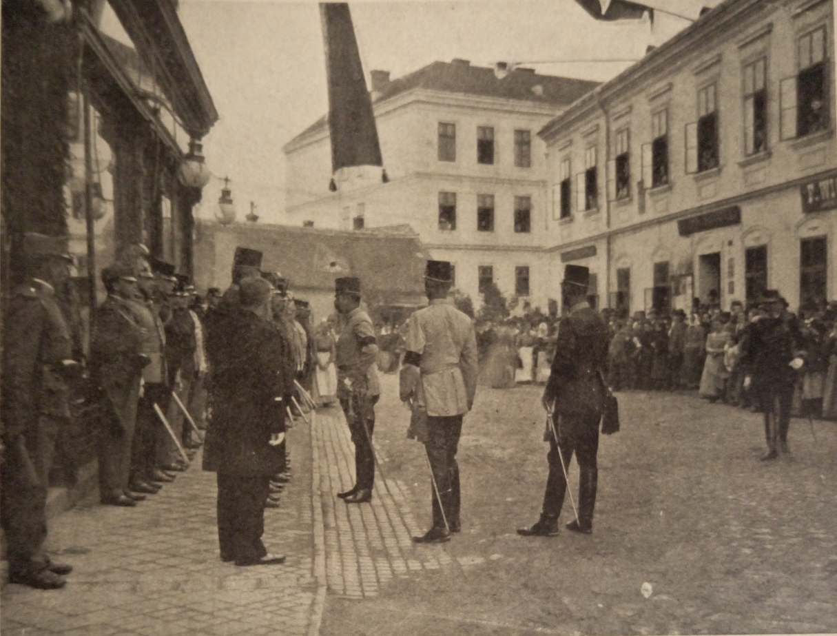 Empfang von Thronfolger Erzherzog Franz Ferdinand vor dem Haus von Bürgermeister Freund in der Hafnerstraße